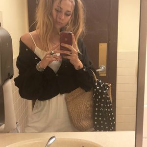 Meet your Posher, Sky